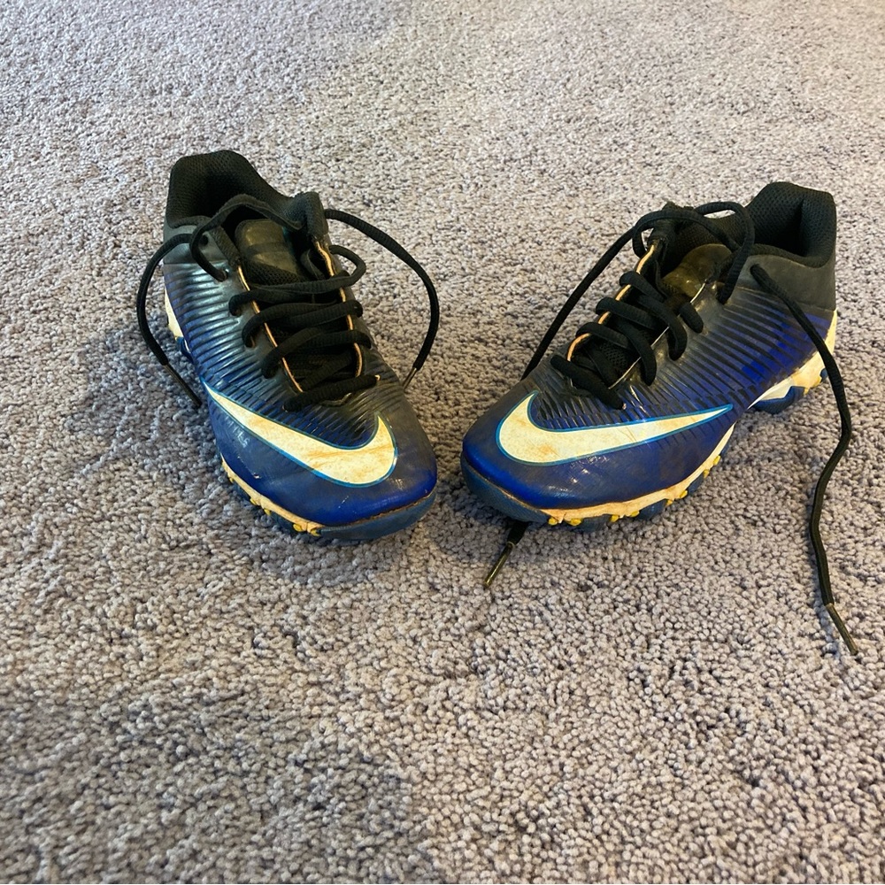 Nike Kids Black and Blue Sneakers